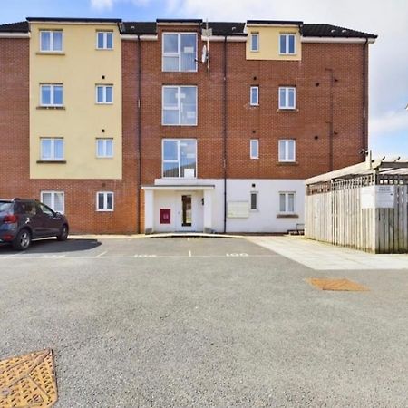 Modern 2 Bed City Apartment With Private Parking Swansea Exterior foto