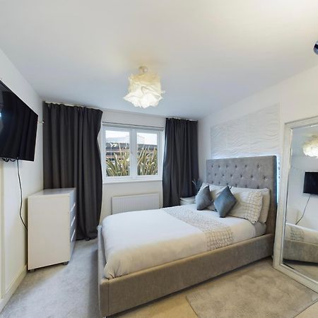 Modern 2 Bed City Apartment With Private Parking Swansea Exterior foto